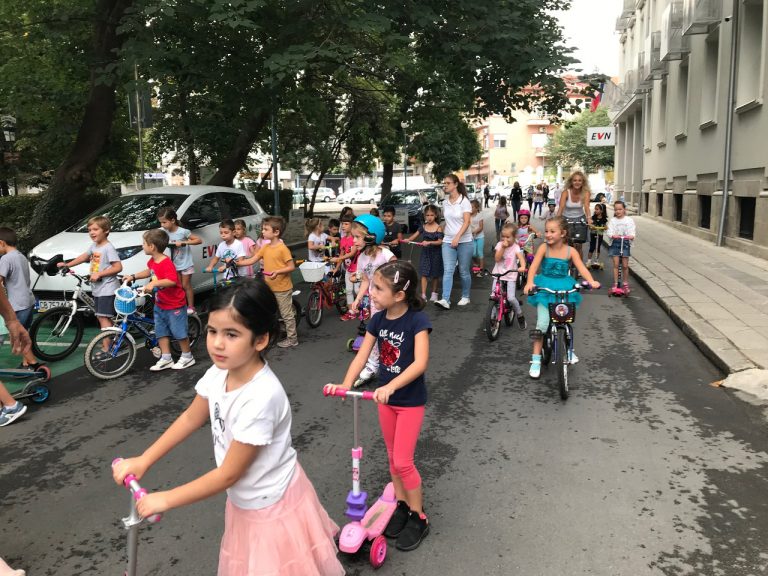 С празник децата от ДГ „Майчина грижа“ отбелязаха Европейската седмица на мобилността