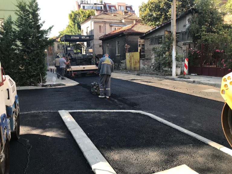 До дни е готов новият паркинг на ул. „Каменица“
