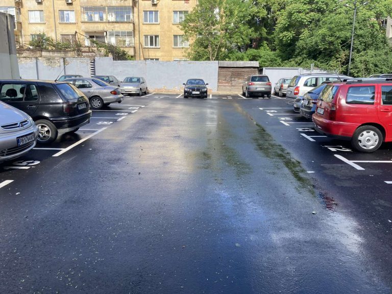 Цените на местата за паркиране пред блока в район „Централен“ удариха тавана