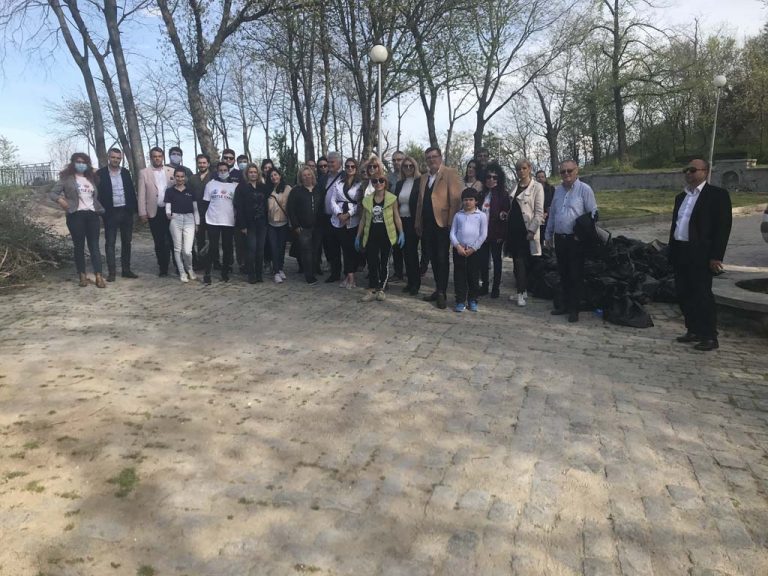 Над 100 доброволци се включват в облагородяването на Данов хълм