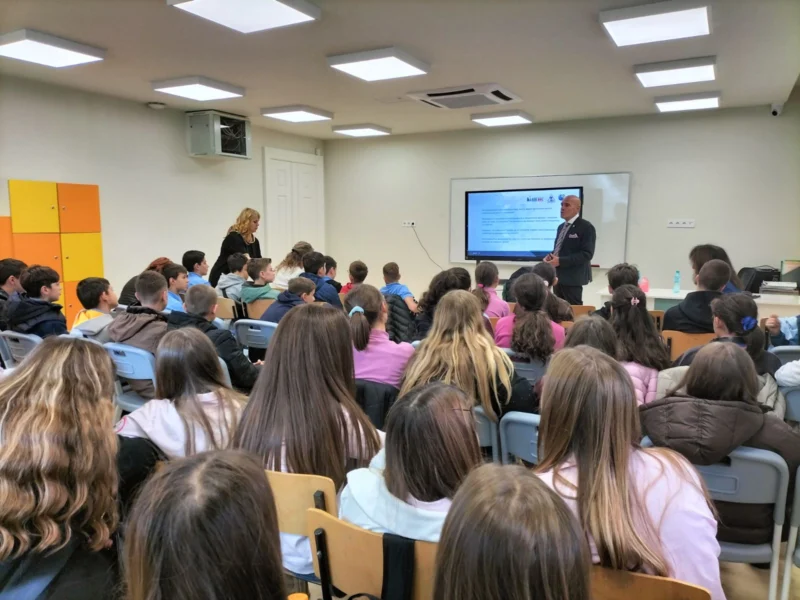 МКБППМН организира обучение по киберсигурност в ОУ „Княз Александър I” 